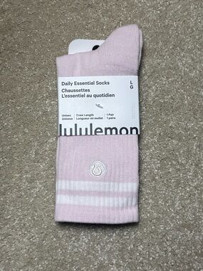 lululemon Daily Essential Crew Socks in Light Pink - Size L Unisex